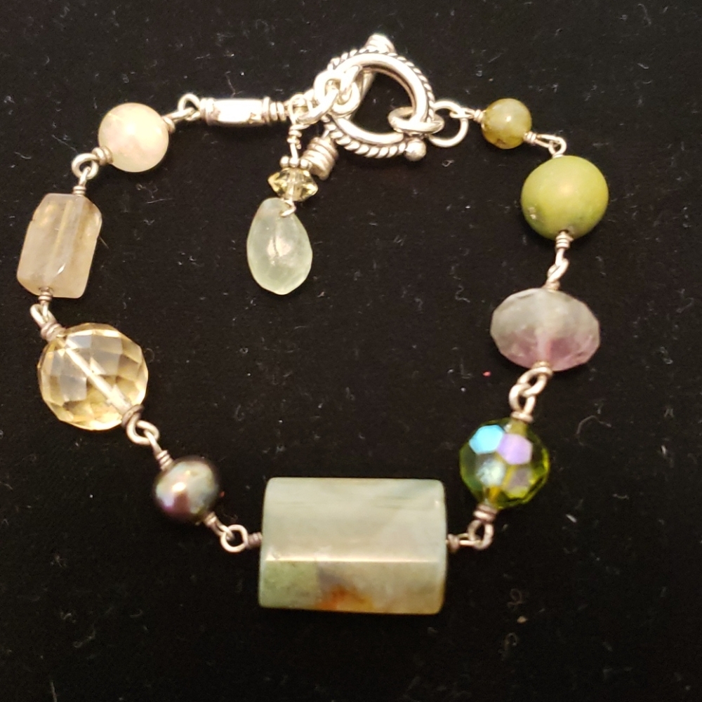 Green stone bracelet